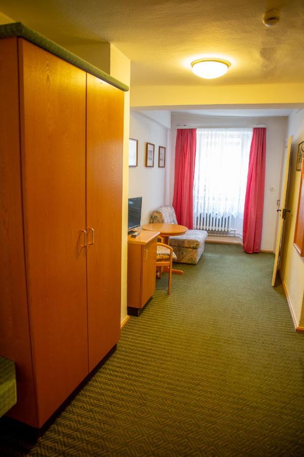 Gaestehaus Am Weissen Turm Rothenburg ob der Tauber Bagian luar foto