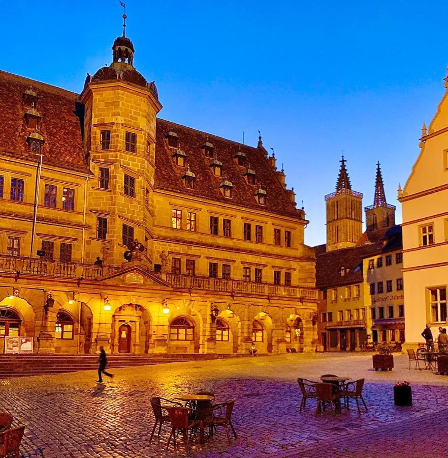 Gaestehaus Am Weissen Turm Rothenburg ob der Tauber Bagian luar foto