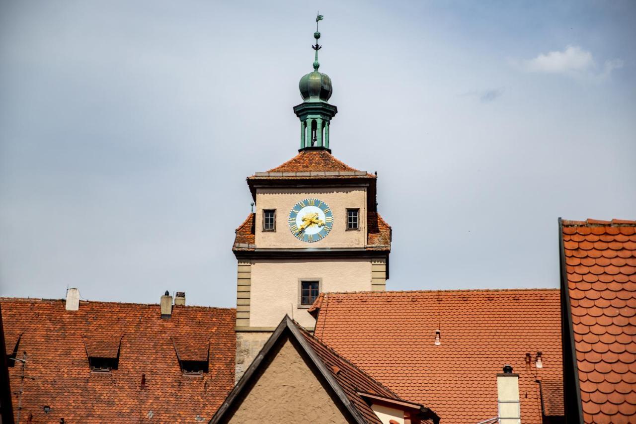 Gaestehaus Am Weissen Turm Rothenburg ob der Tauber Bagian luar foto