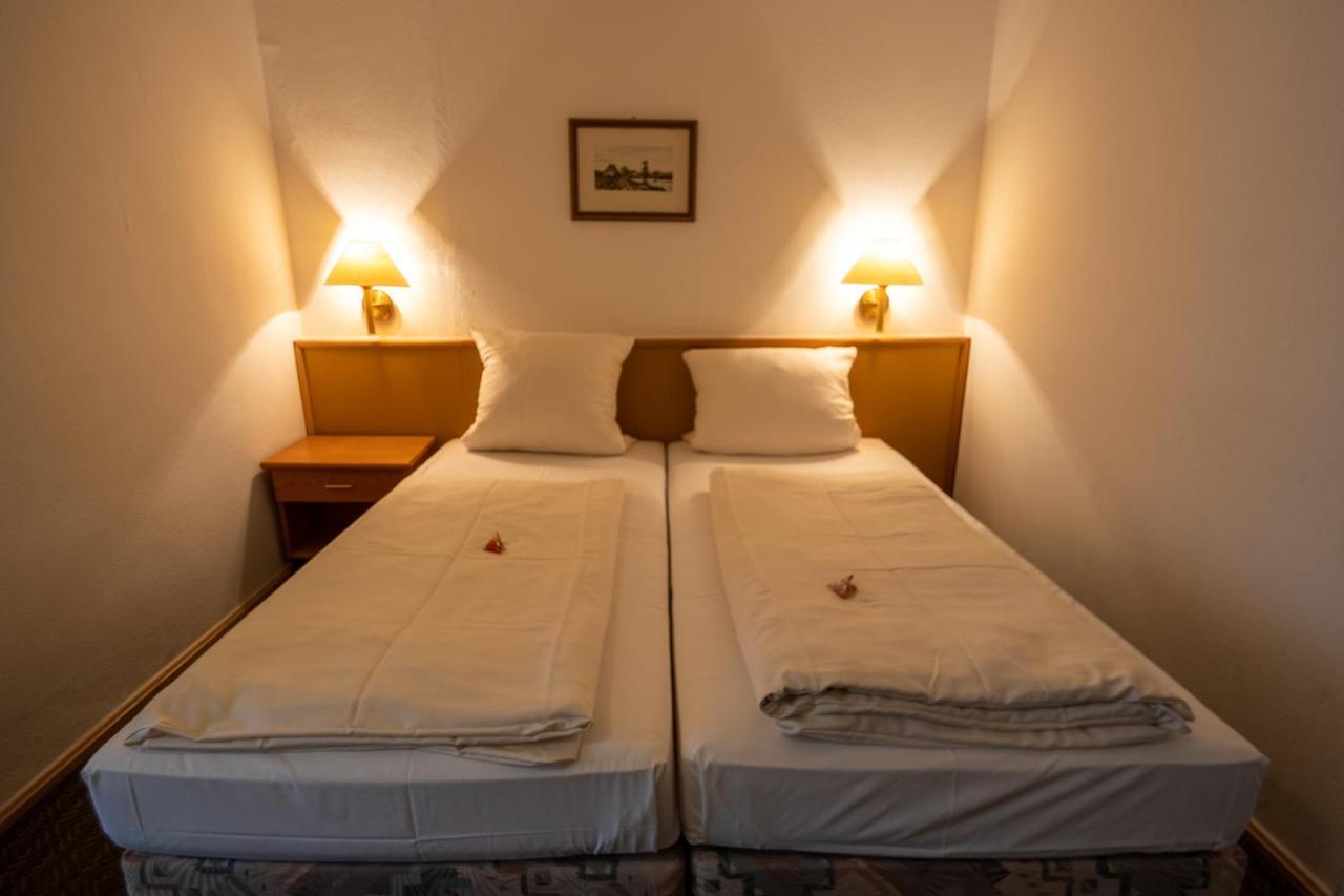 Gaestehaus Am Weissen Turm Rothenburg ob der Tauber Bagian luar foto