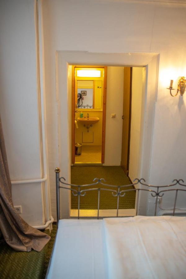 Gaestehaus Am Weissen Turm Rothenburg ob der Tauber Bagian luar foto
